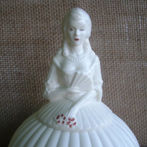 Vintage Southern Belle Plastic Sewing Caddy Figurine - Picture 11 of 16